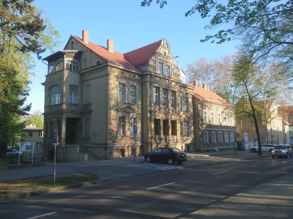 Państwowa Szkoła Muzyczna I i II stopnia w Zielonej Górze. Budynek przy ul. Chrobrego. Lech Borkowski 